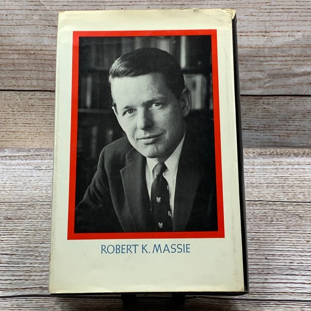 Nicholas & Alexandra An Intimate Account of the Last‎ of Romanovs Massie 1967/68